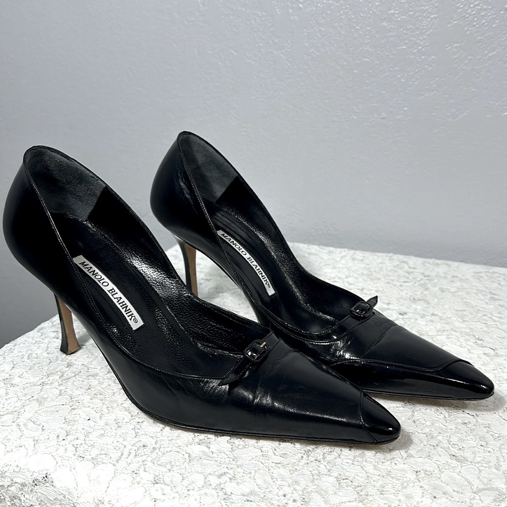 Manolo Blahnik Black Leather Pumps 7.5